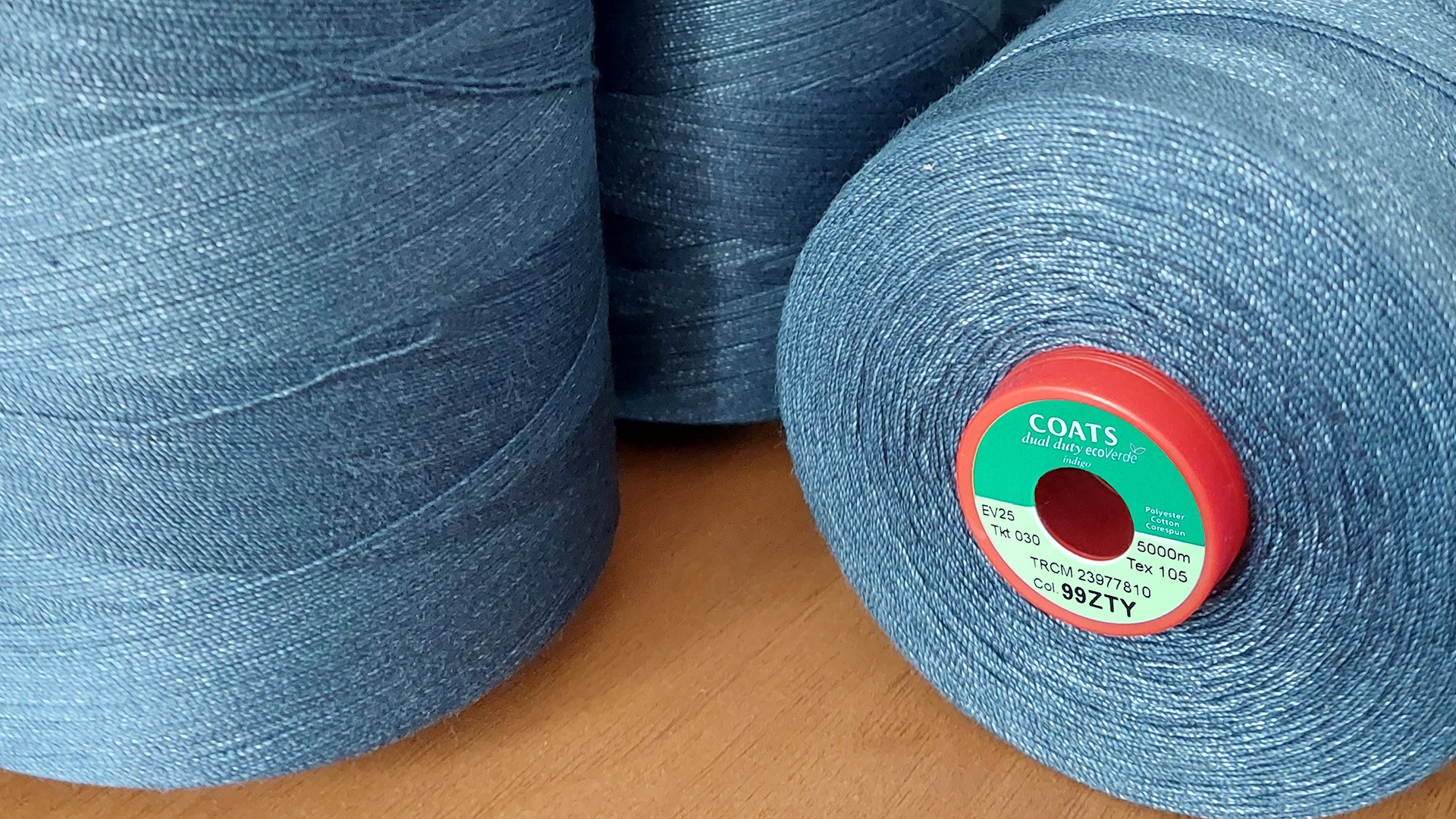 Coats Dual Duty EcoVerde | de poliéster reciclado y cubierta de algodón BCI | Hilo de coser - Coats