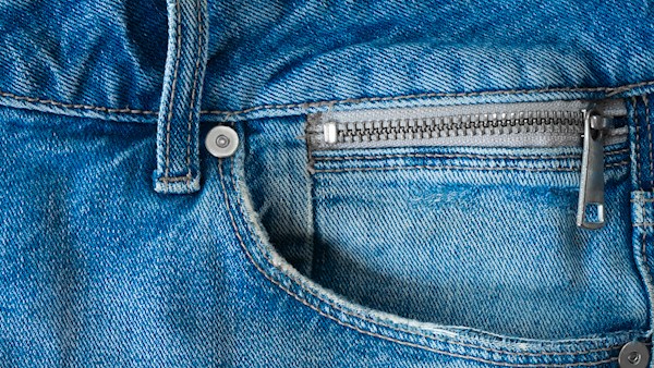 Zip jeans pocket